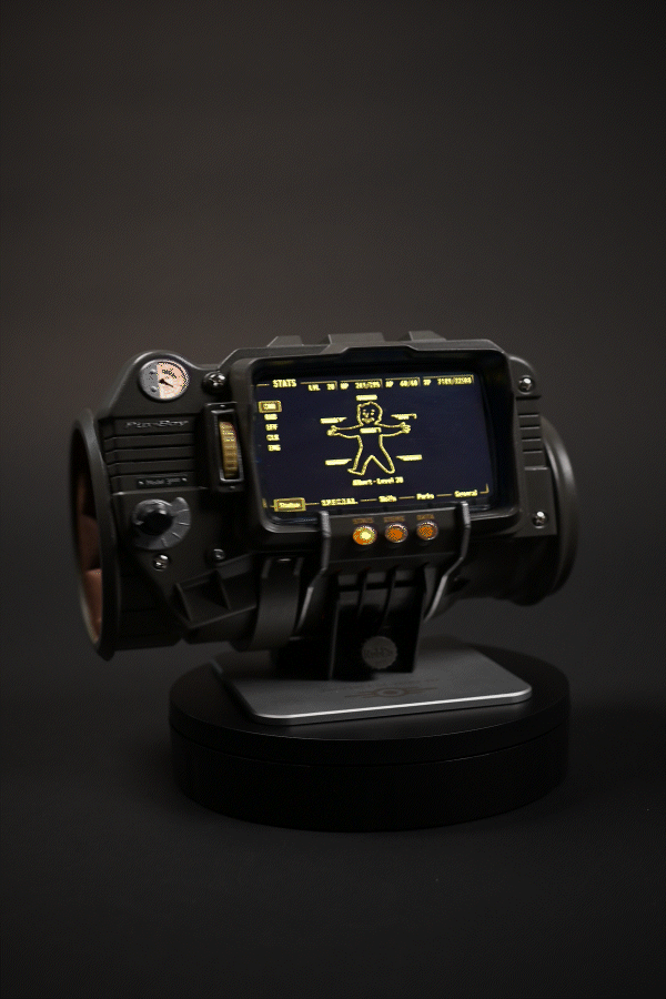 Alternative view of Fallout Pip-Boy 3000 Replica